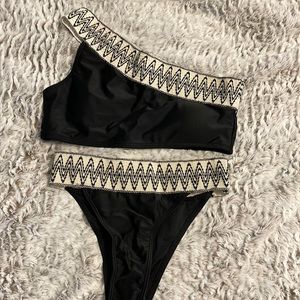 One shoulder swimsuit